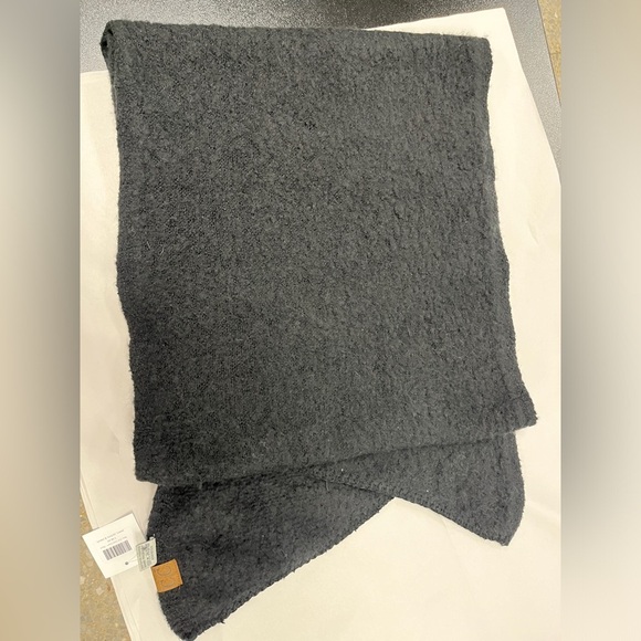 C.C. NWT Black Bias Cut Boucle Knit Scarf - Picture 7 of 8